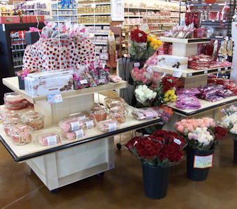 retail floral displays and merchandisers